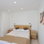 דירה 1 Bedroom Lovely In