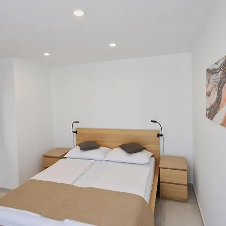 Apartament 1 Bedroom Lovely In