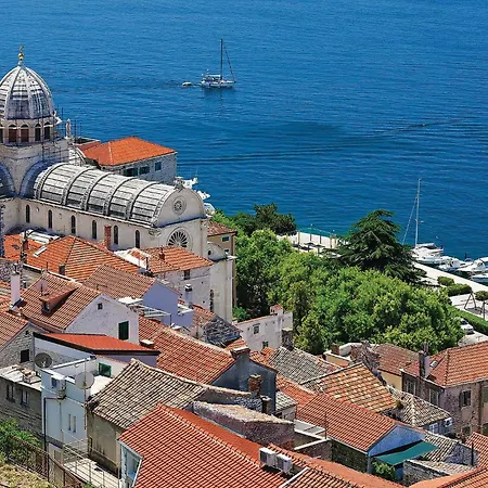 1 Bedroom Gorgeous In *